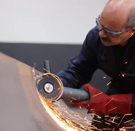 Preparação de metal na fábrica